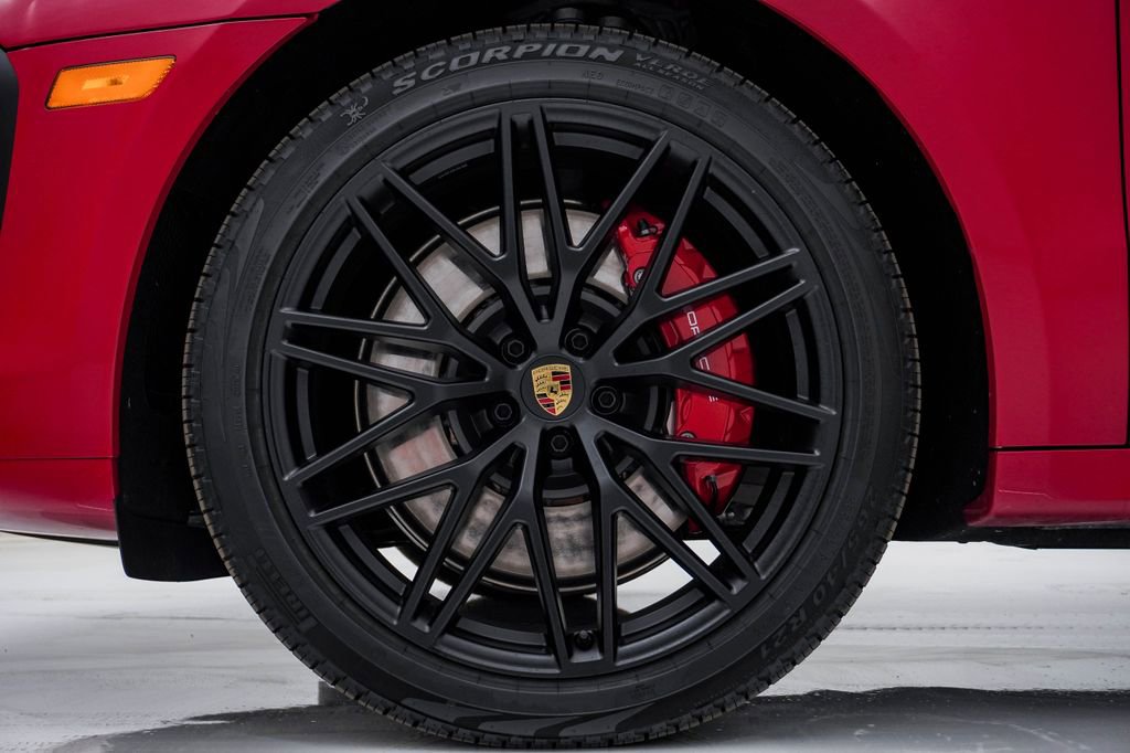 Certified 2026 Porsche Macan GTS image 13