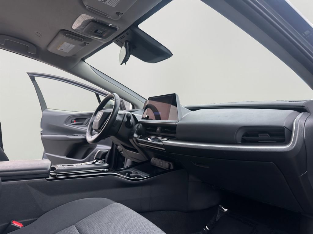 Used 2024 Toyota Prius LE image 11