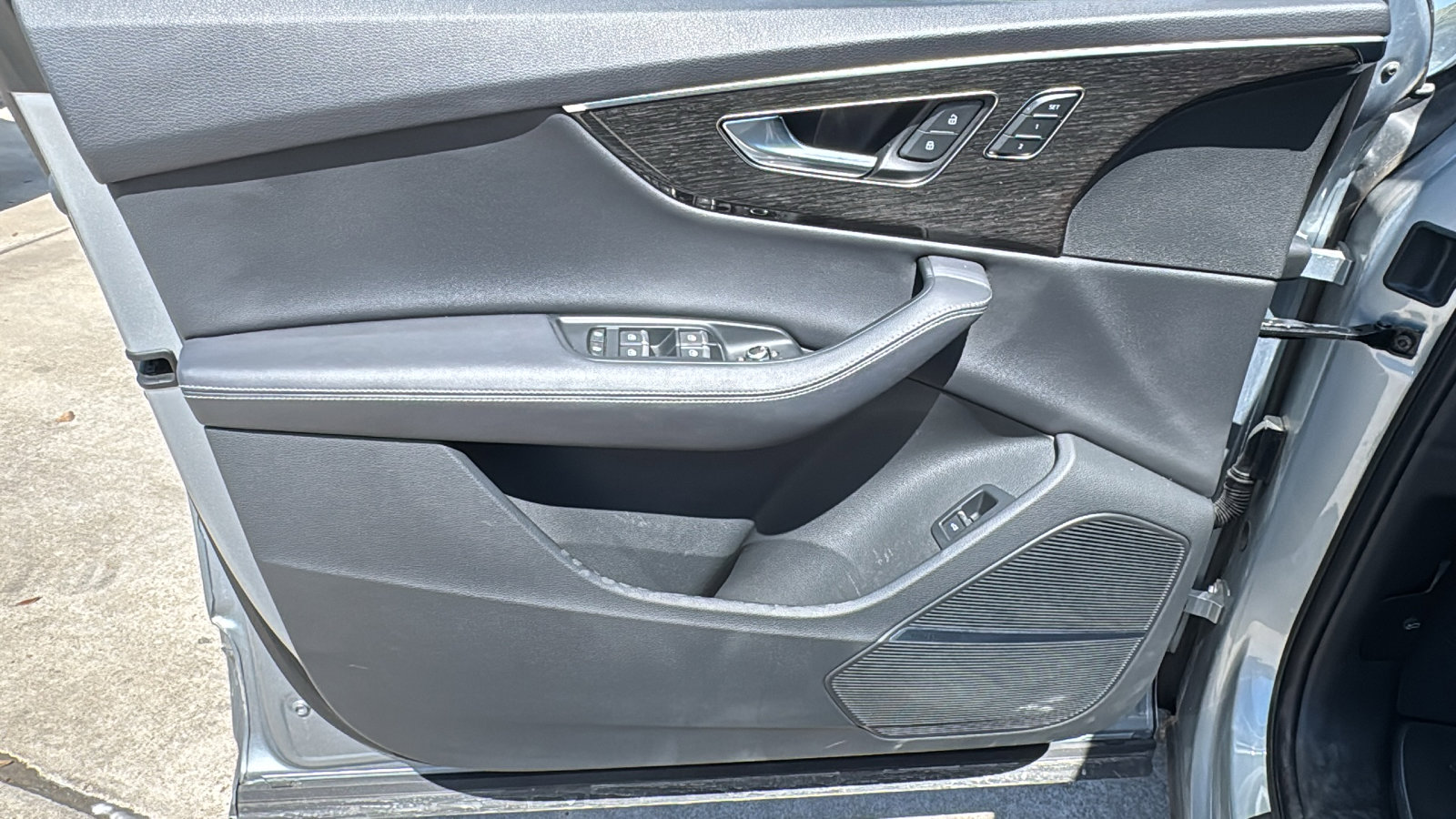 Used 2025 Audi Q7 3.0T Premium Plus image 13