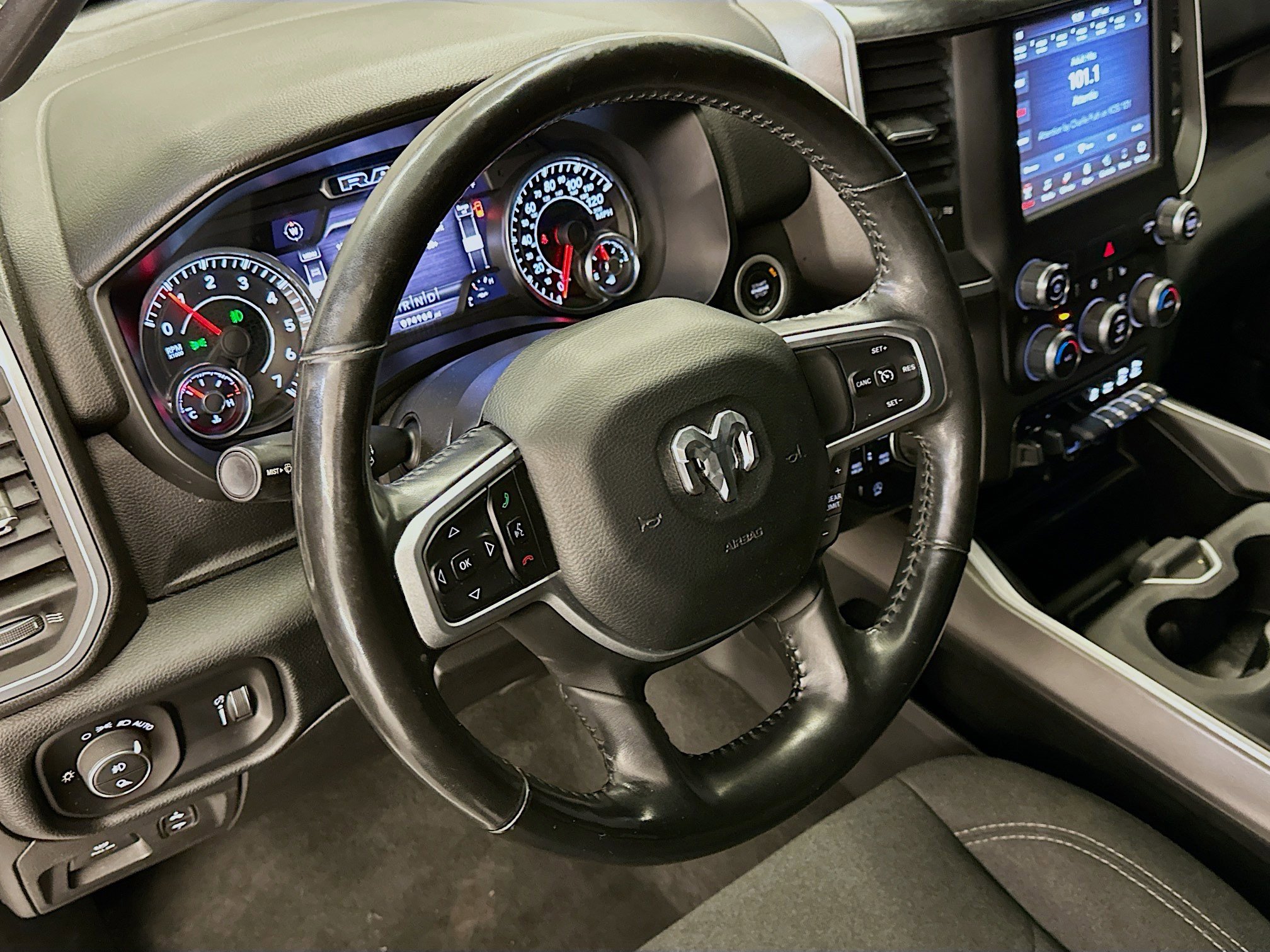 Used 2020 RAM 1500 Big Horn AWD/4WD image 18