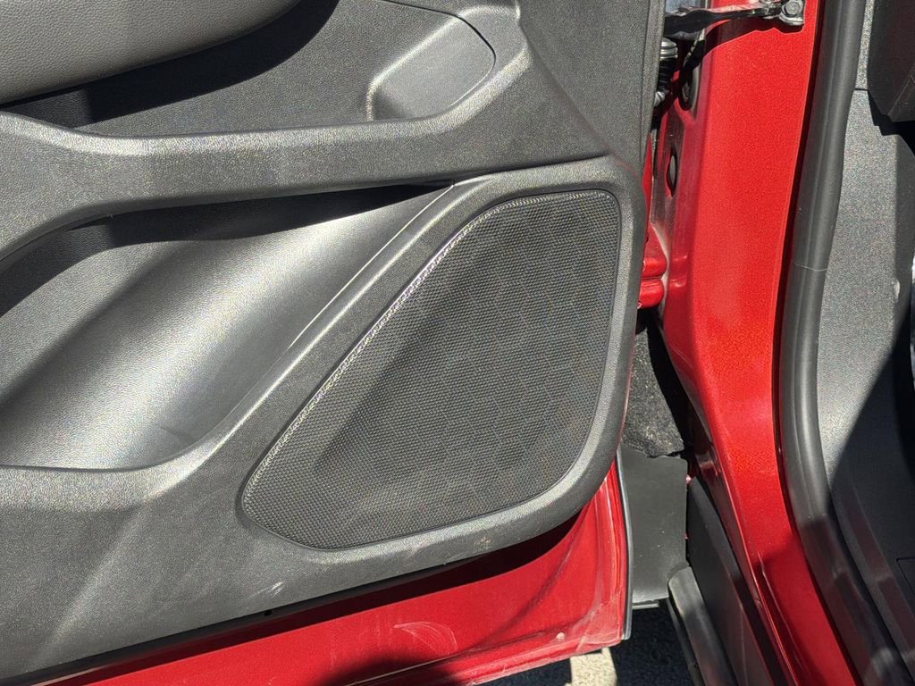 Used 2023 GMC Terrain SLE w/ Elevation Edition image 17