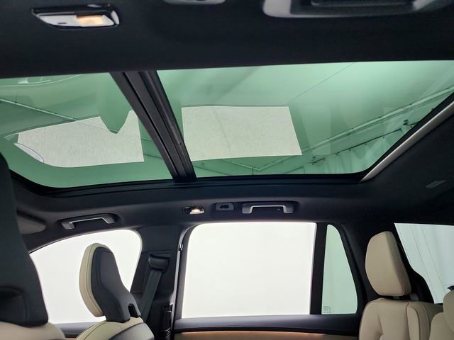 New 2026 Volvo XC90 B6 Plus w/ Protection Package image 18