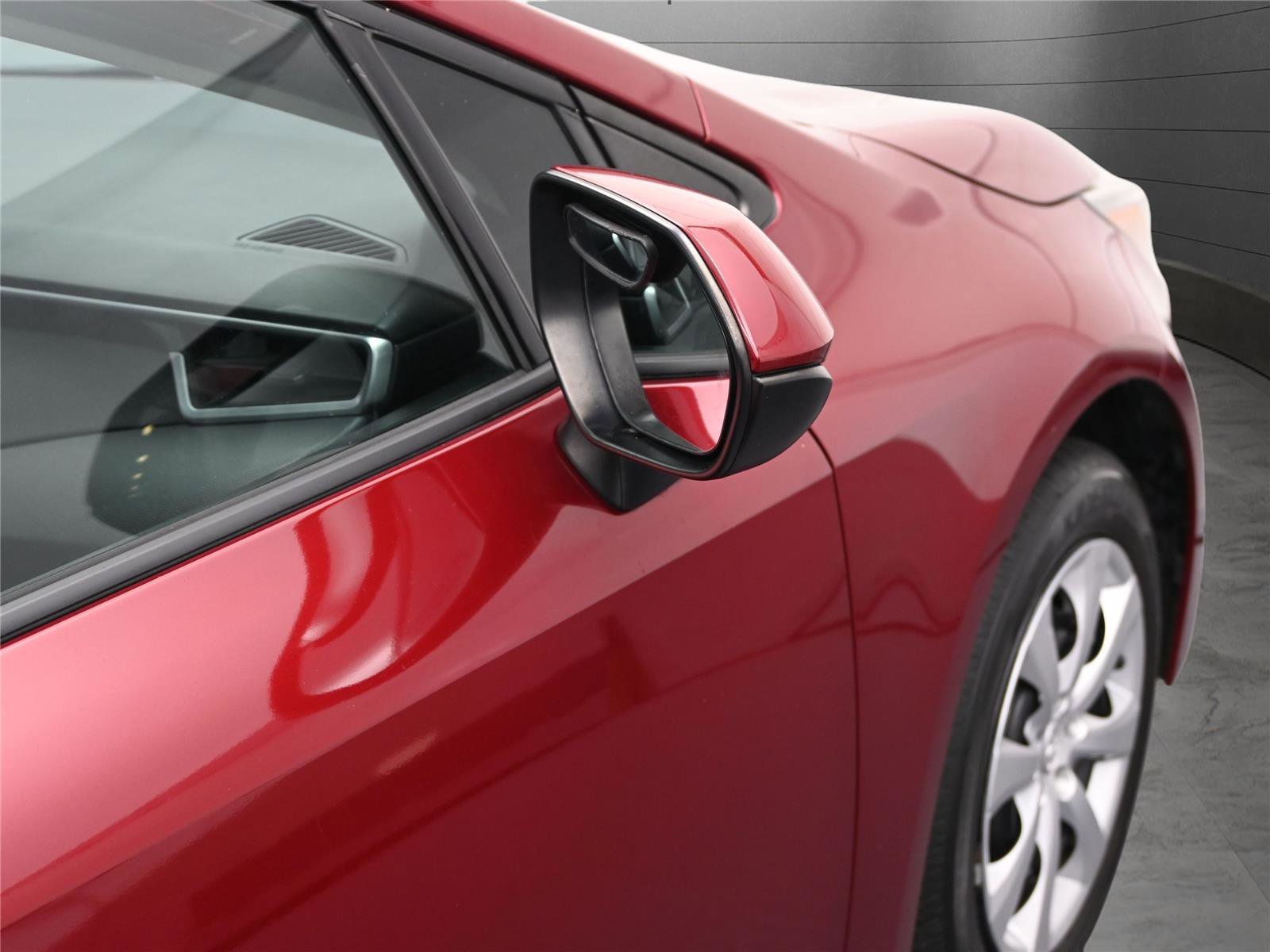 Used 2022 Toyota Corolla LE image 9