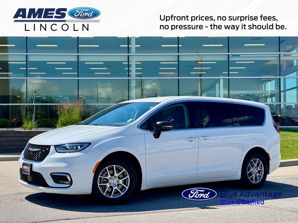Used 2024 Chrysler Pacifica Touring-L FWD image 1