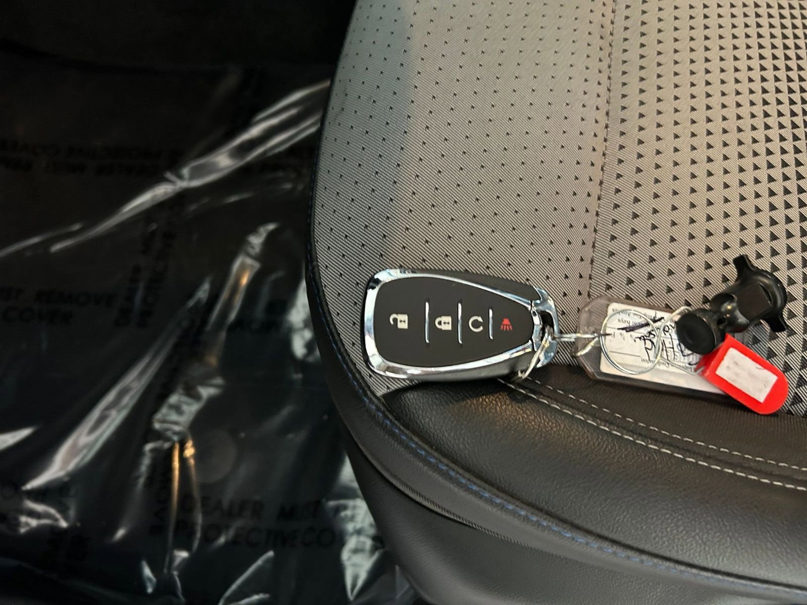 Used 2025 Chevrolet Trax LT w/ LT Convenience Package image 18