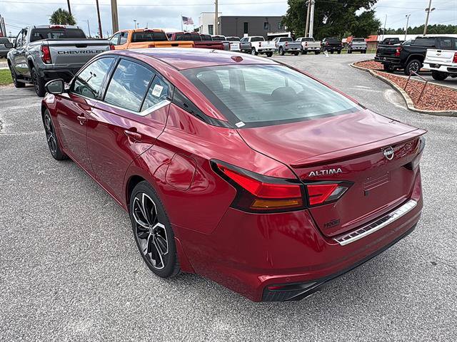 Used 2023 Nissan Altima 2.5 SR w/ SR Premium Package FWD image 6