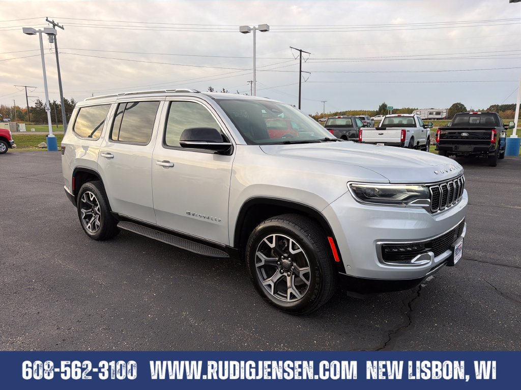 Used 2024 Jeep Wagoneer Series III AWD/4WD image 7