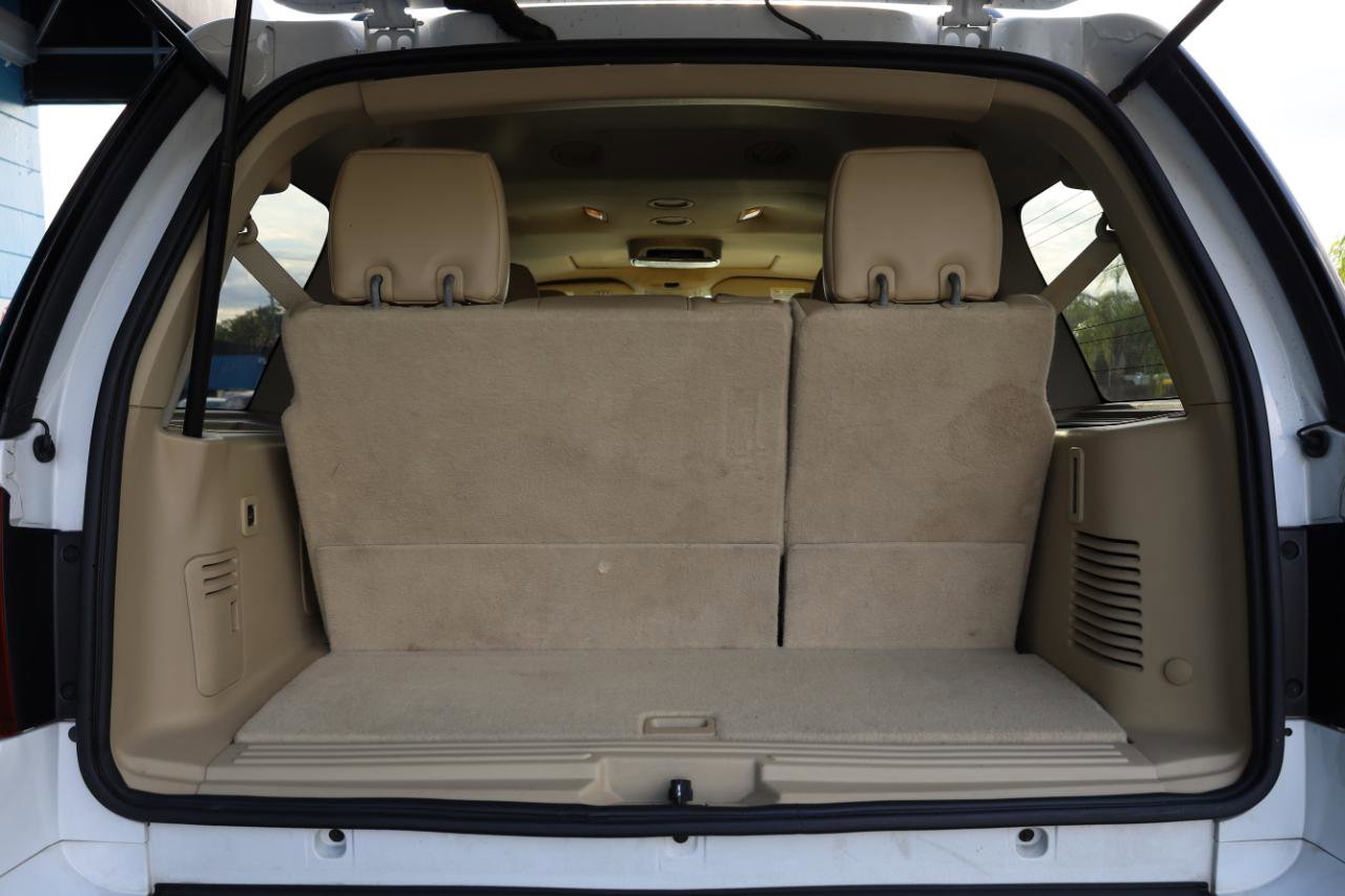 Used 2016 Ford Expedition XLT w/ Equipment Group 202A RWD image 18