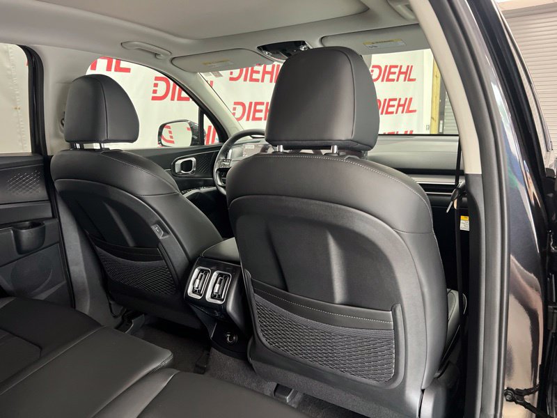 New 2026 Kia Sorento S w/ S Panoramic Sunroof Package FWD image 10