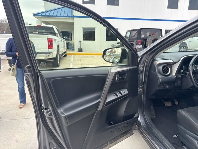 Used 2018 Toyota RAV4 XLE image 20
