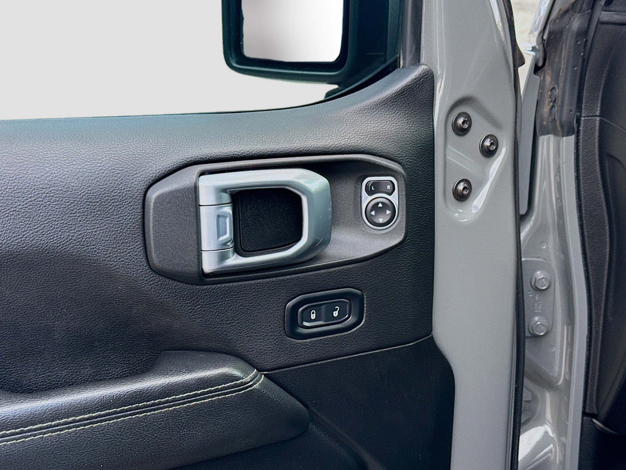 Used 2022 Jeep Wrangler Unlimited Sahara image 15