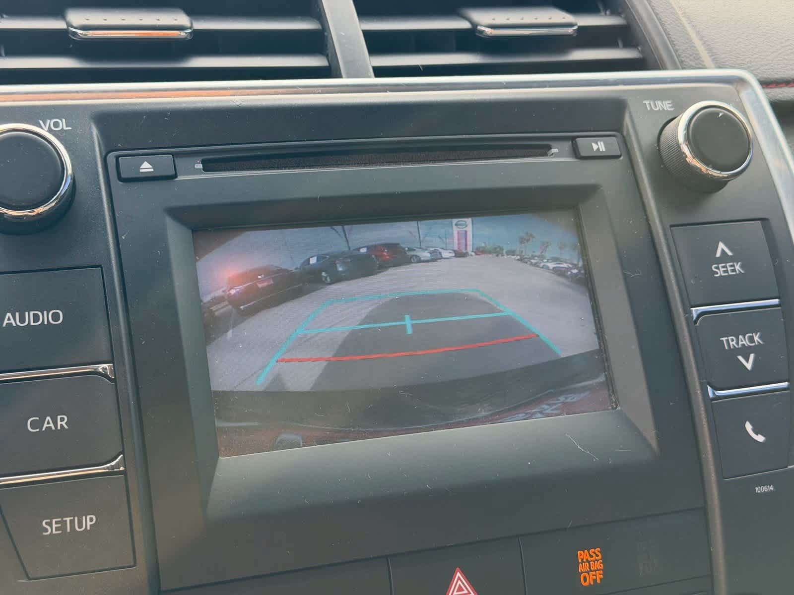 Used 2017 Toyota Camry SE w/ Moonroof Package FWD image 15