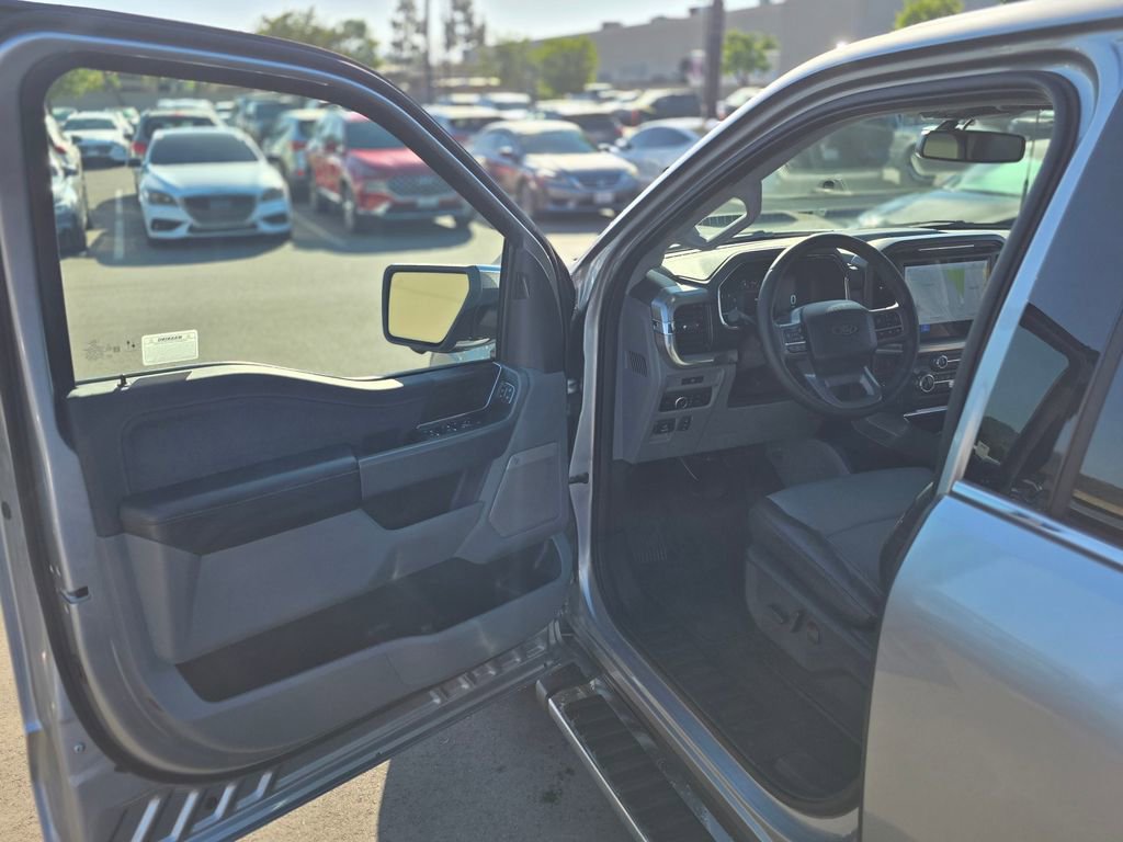 Used 2025 Ford F150 Lariat w/ Equipment Group 501A Mid image 36