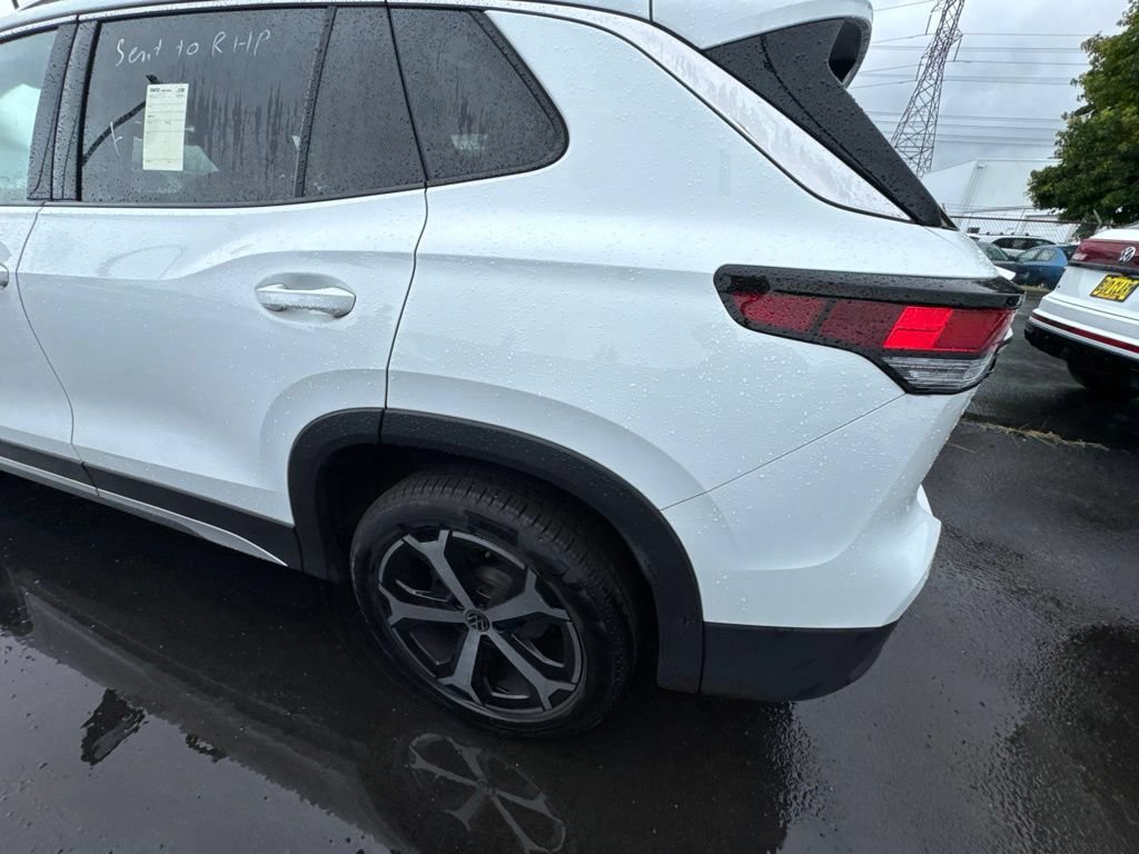 Used 2026 Volkswagen Tiguan SE AWD/4WD image 9