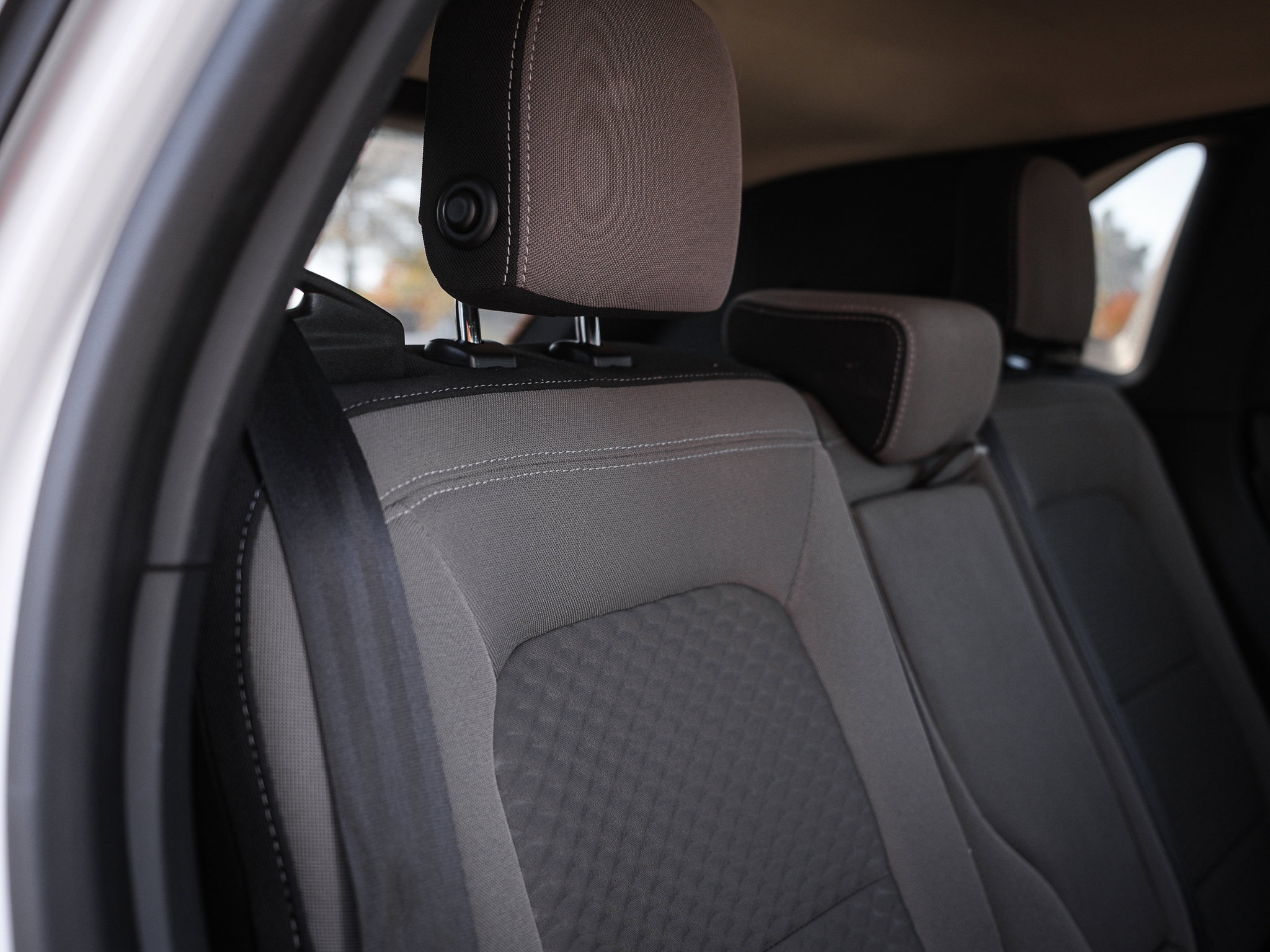 Used 2020 Ford Escape SE image 34