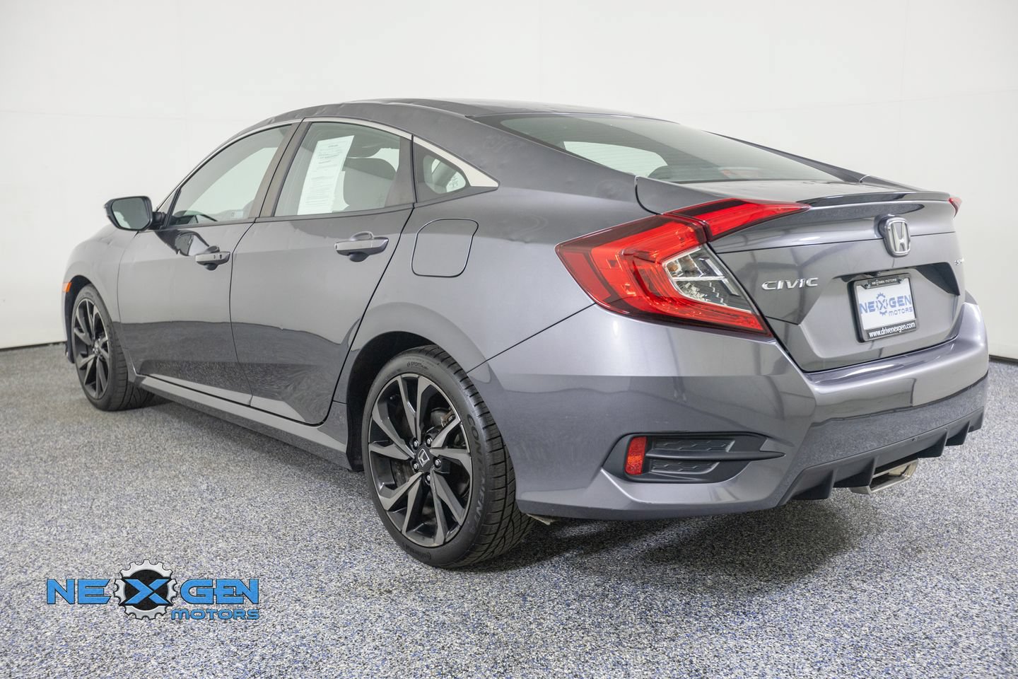 Used 2019 Honda Civic Sport image 5