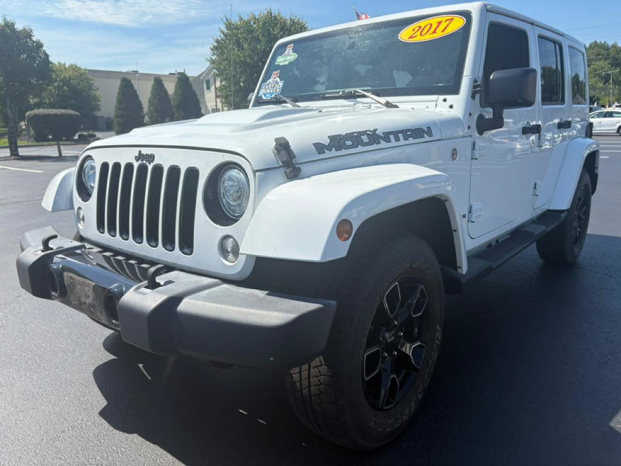 Used 2017 Jeep Wrangler Unlimited Sahara AWD/4WD image 4