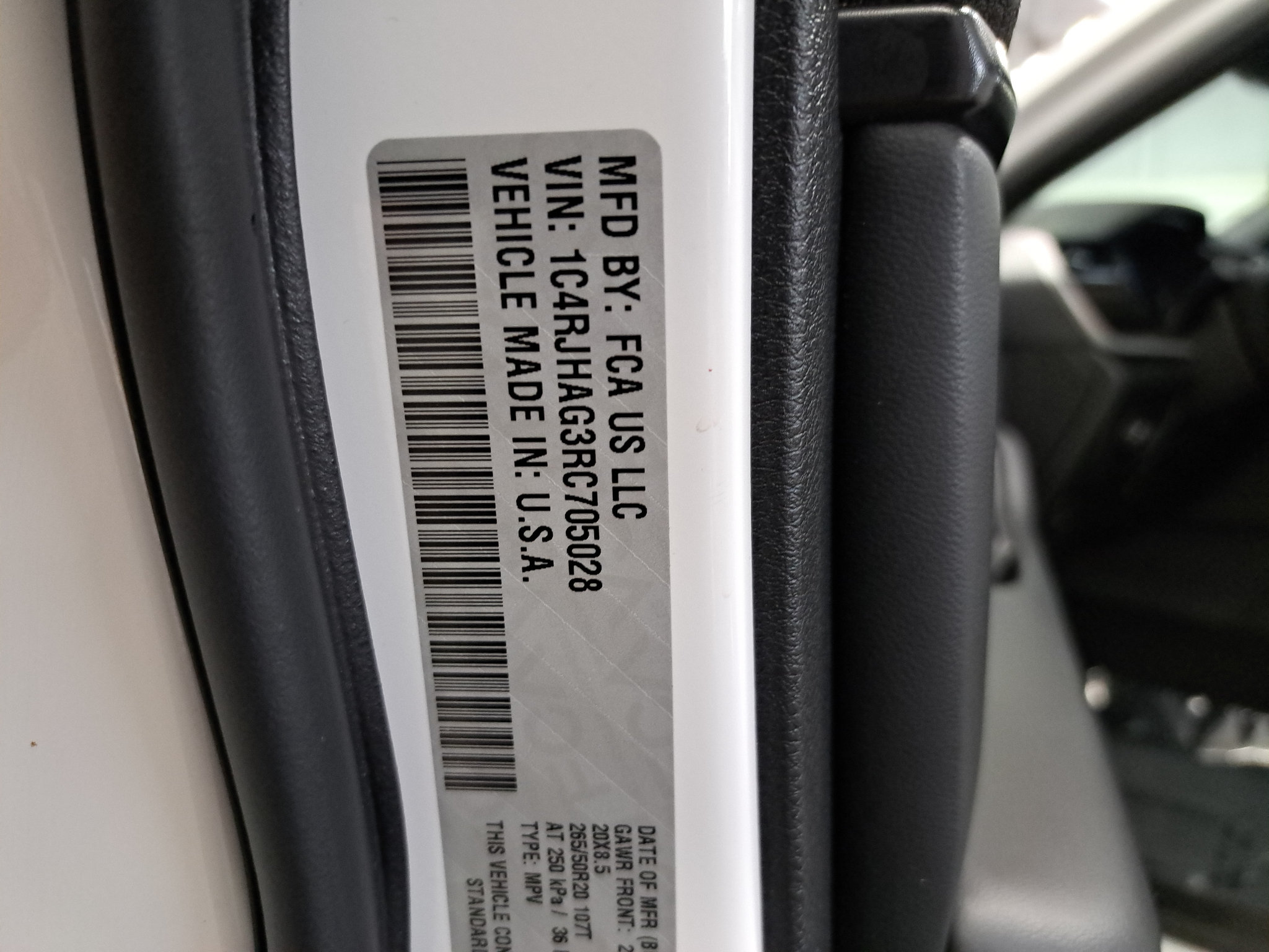 Certified 2024 Jeep Grand Cherokee Altitude AWD/4WD image 33