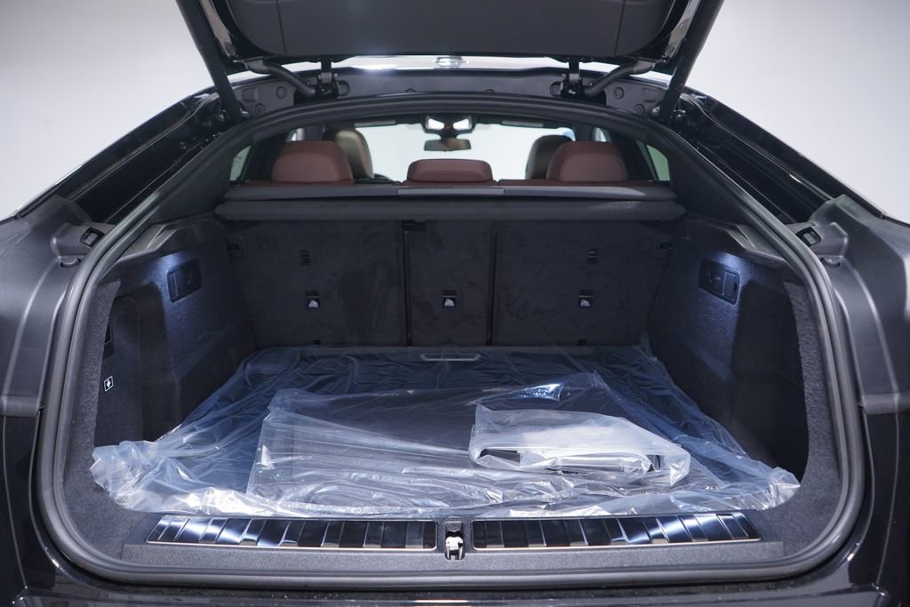 New 2026 BMW X6 xDrive40i w/ Premium Package AWD/4WD image 13