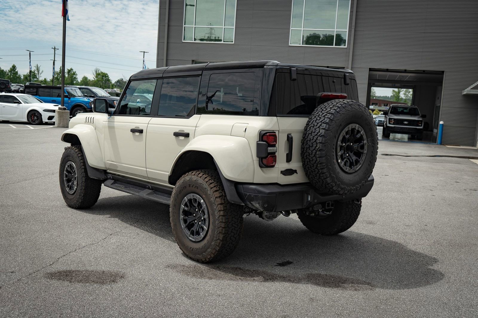 Used 2025 Ford Bronco Raptor image 18