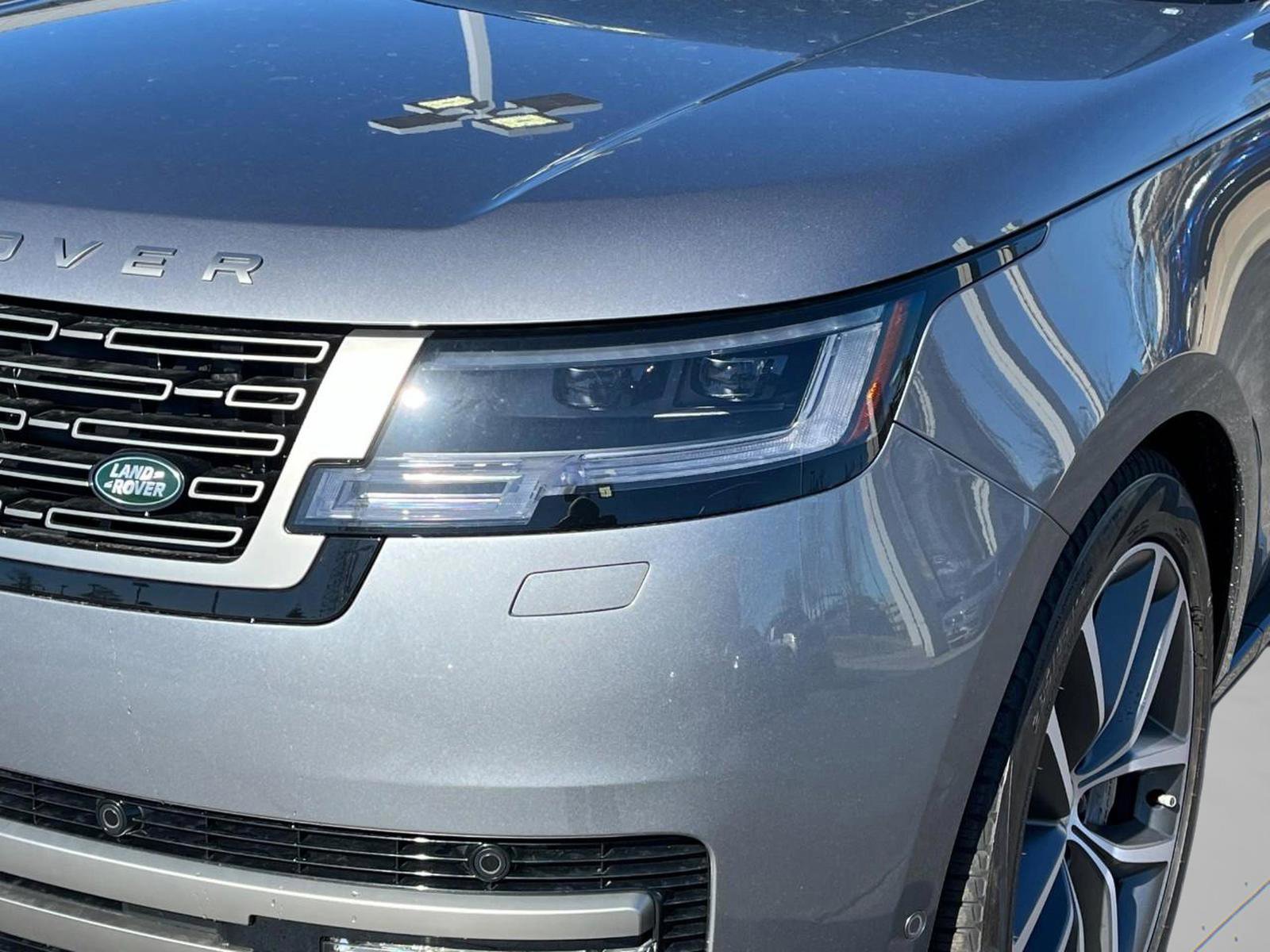 New 2025 Land Rover Range Rover SE image 11