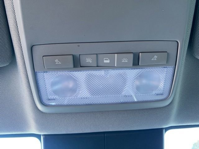 Used 2022 Chevrolet Trax LS w/ Tint and Cruise Package image 16