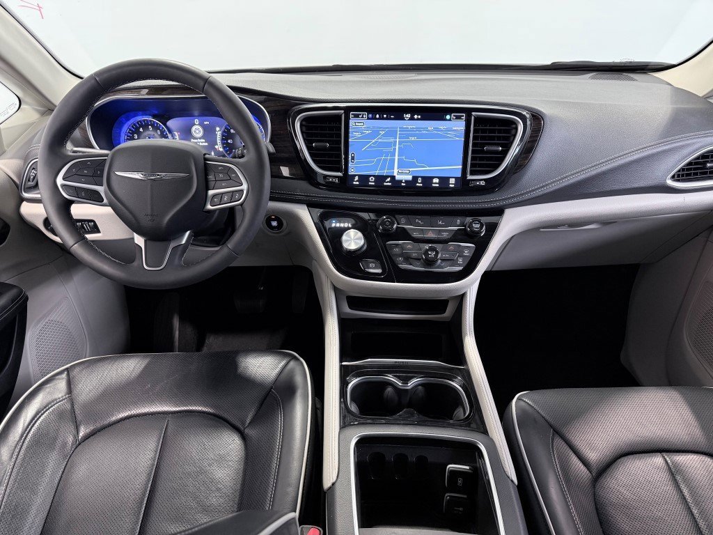 Used 2024 Chrysler Pacifica Limited image 21