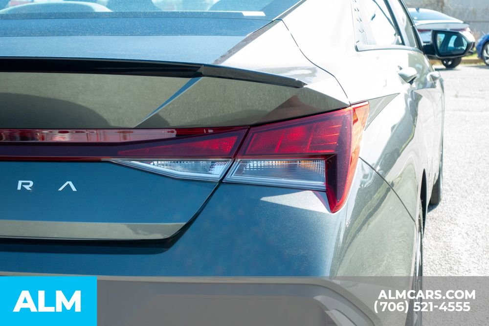 Used 2025 Hyundai Elantra Sport FWD image 11