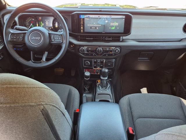 Used 2024 Jeep Wrangler Unlimited AWD/4WD image 8