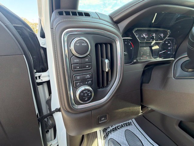 Used 2022 GMC Sierra 1500 SLT w/ SLT Premium Plus Package AWD/4WD image 12
