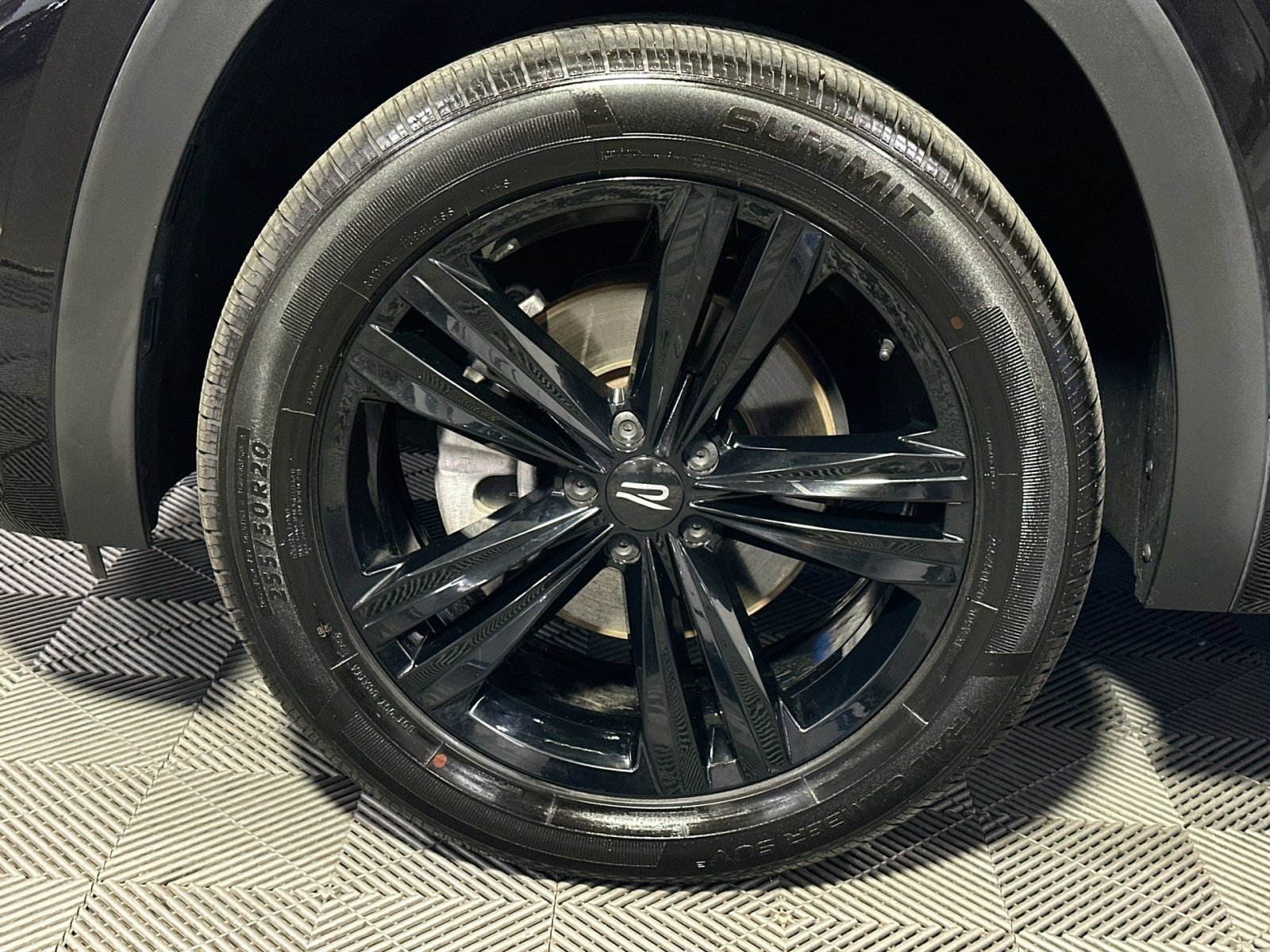 Used 2023 Volkswagen Atlas SEL R-Line image 12