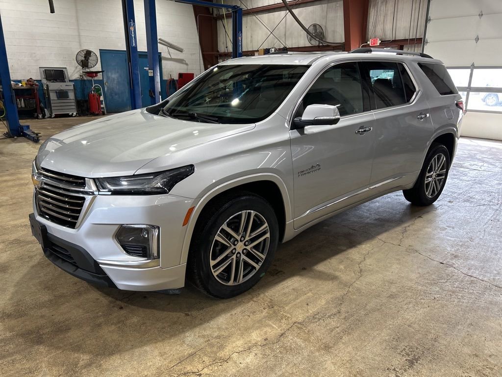 Used 2022 Chevrolet Traverse High Country image 1