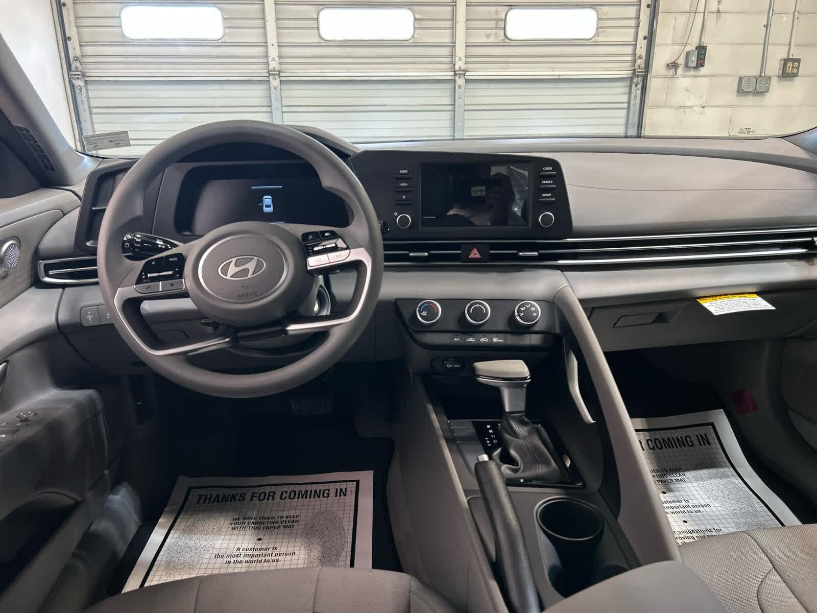 New 2026 Hyundai Elantra SE FWD image 4