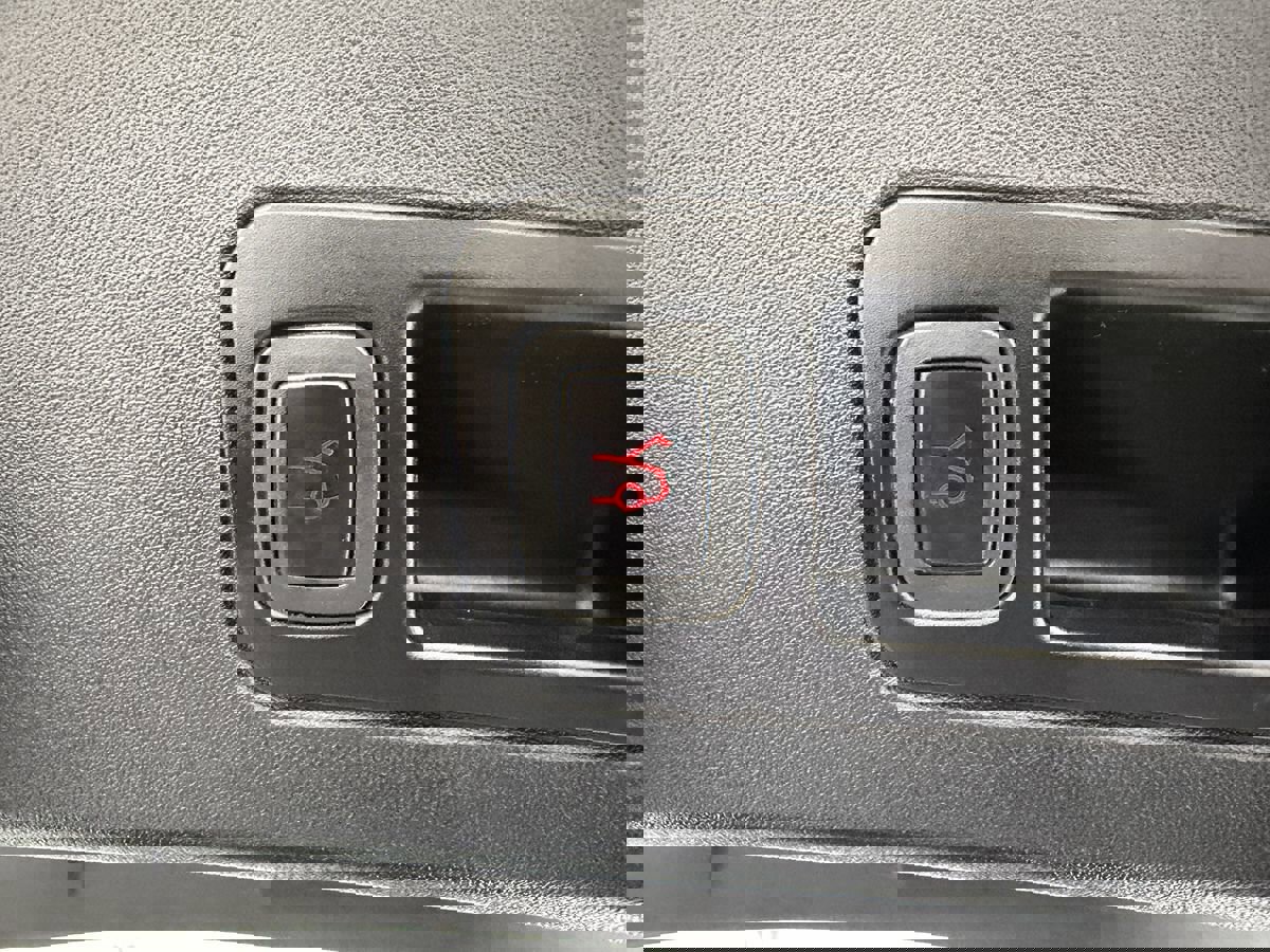 Used 2013 Tesla Model S Performance image 28