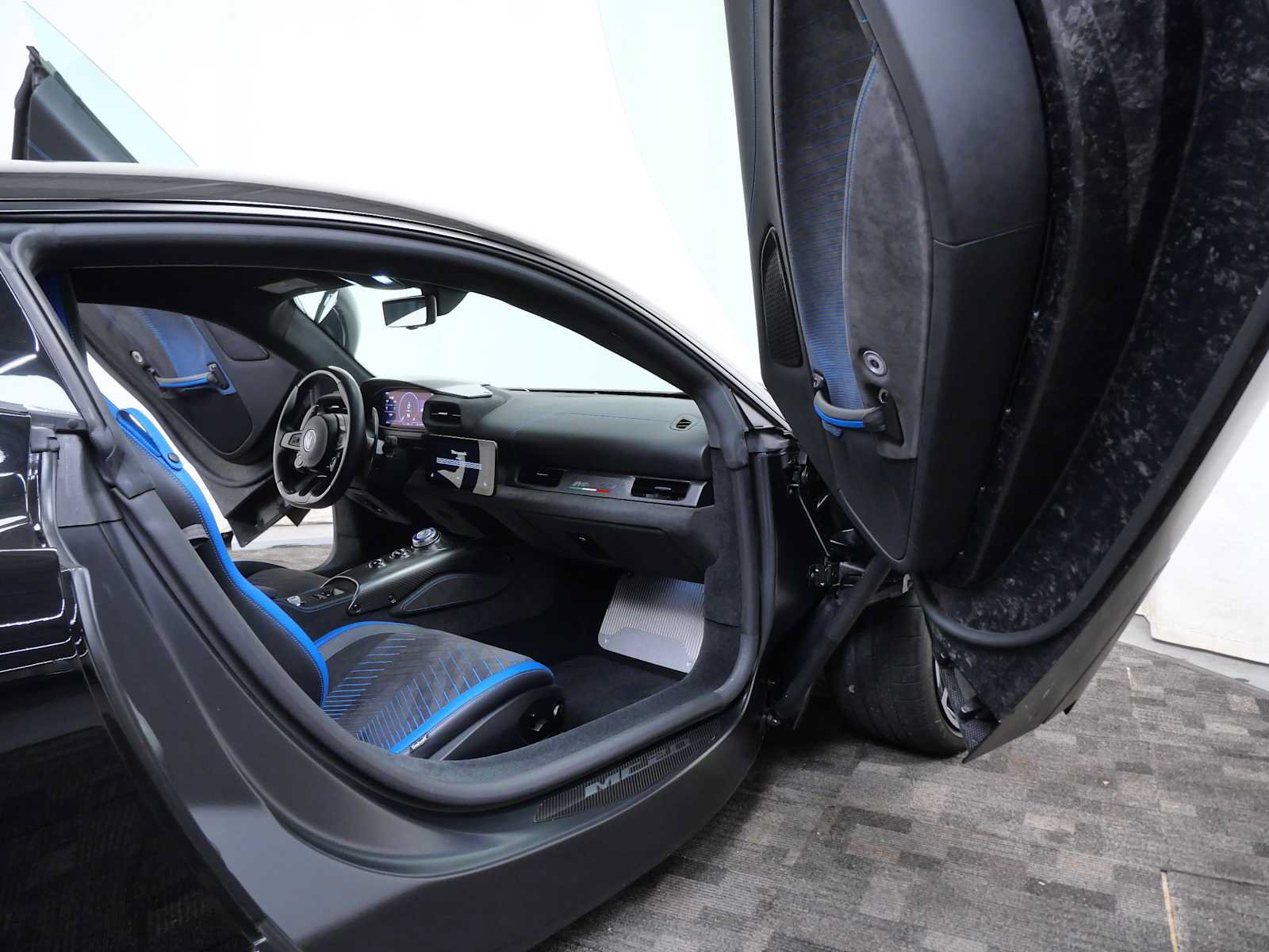 Used 2022 Maserati MC20 Coupe RWD image 14