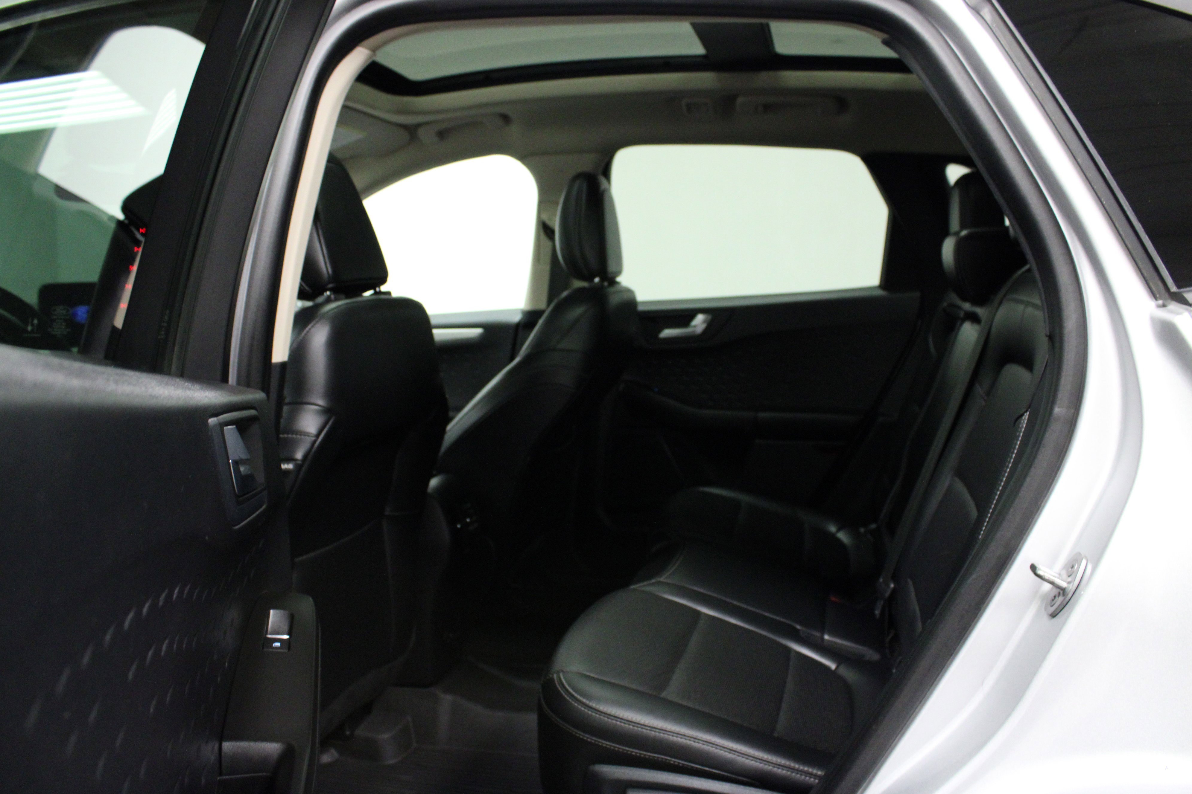 Used 2020 Ford Escape SE Sport image 12