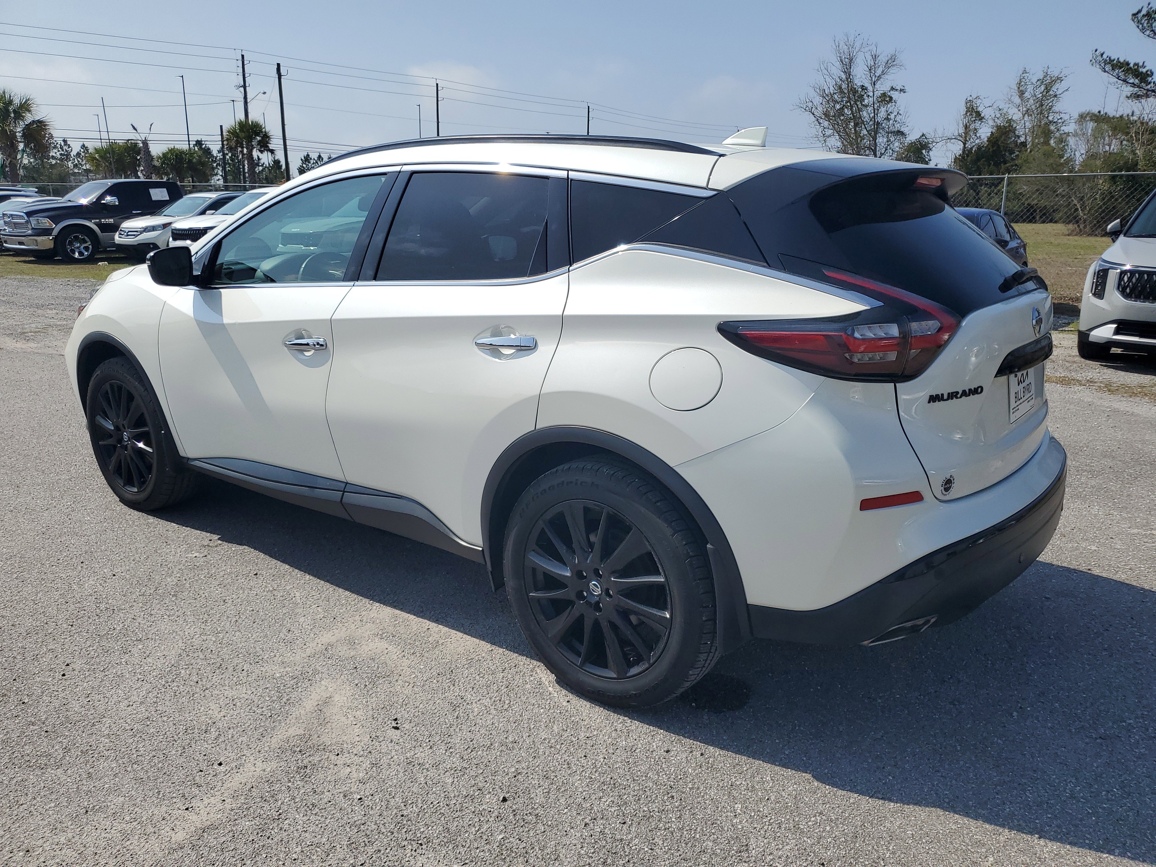 Used 2022 Nissan Murano SV w/ SV Midnight Edition Package image 6