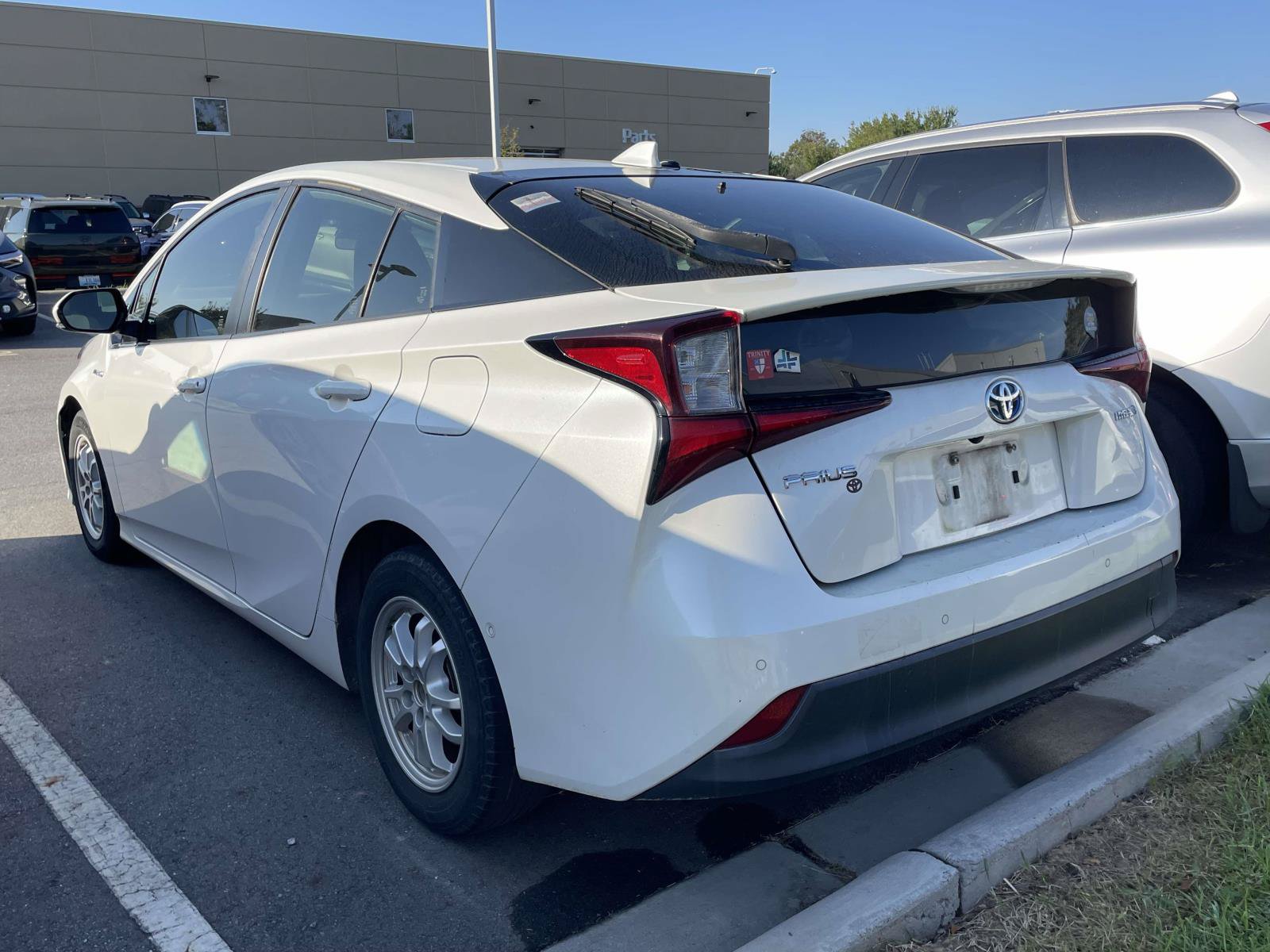 Used 2019 Toyota Prius LE FWD image 3