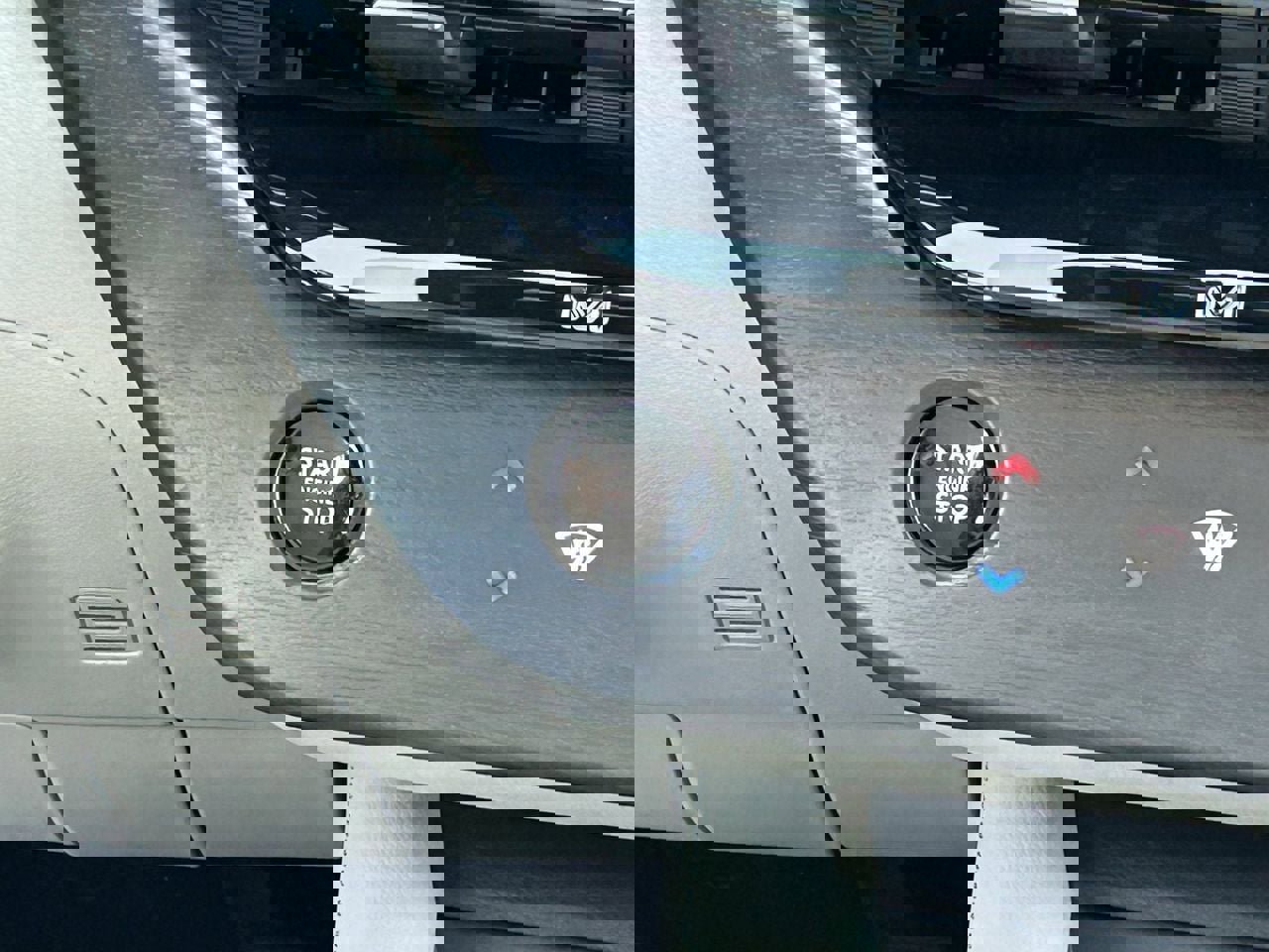 Certified 2025 Nissan Murano SV w/ Cargo Package image 22