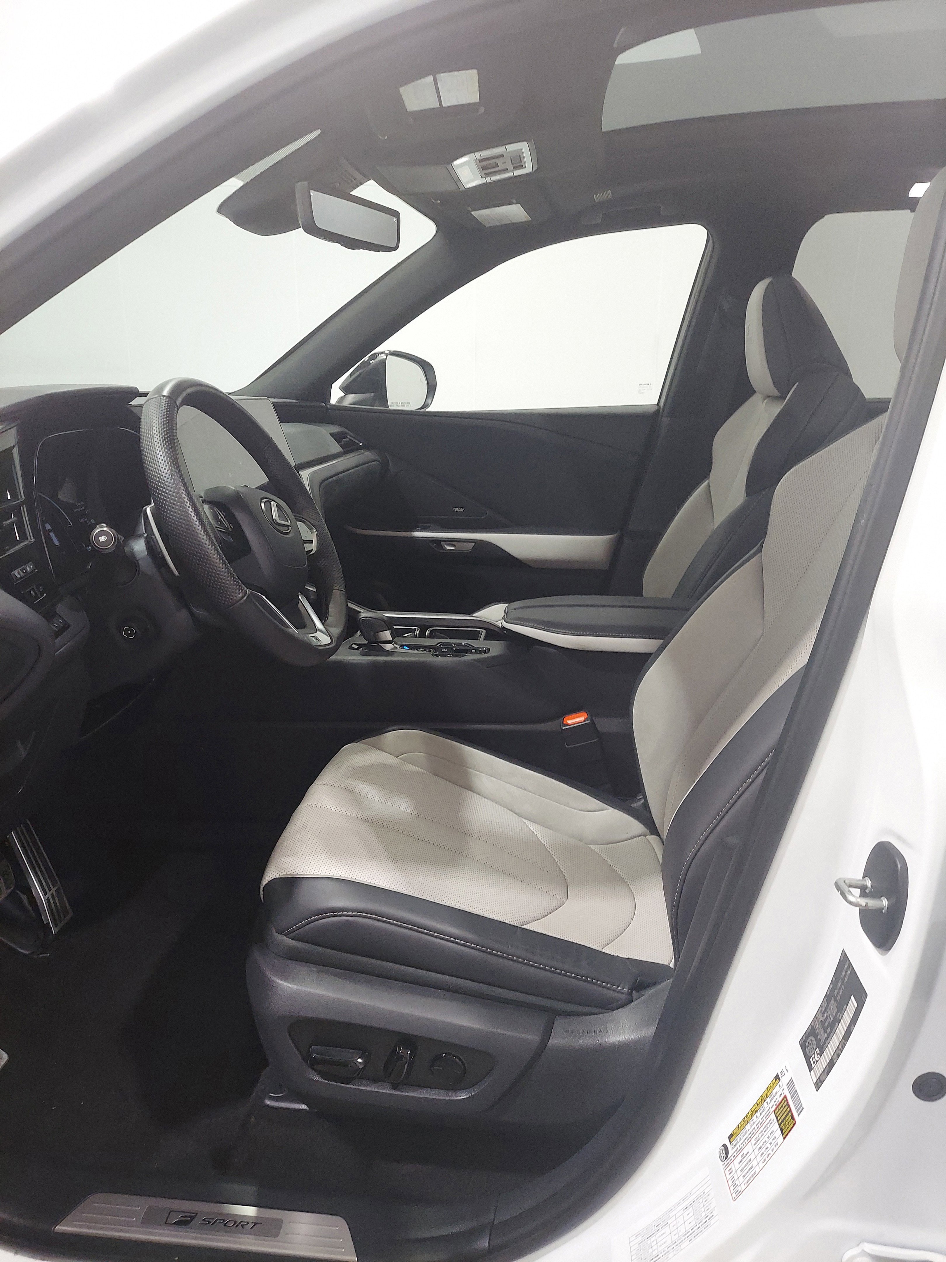 Used 2024 Lexus TX 500h AWD image 17