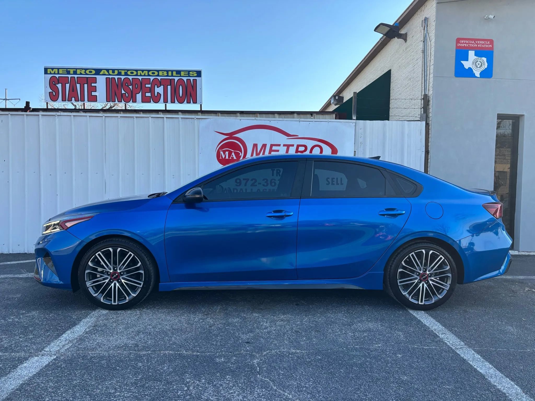 Used 2023 Kia Forte GT w/ GT2 Package FWD image 2