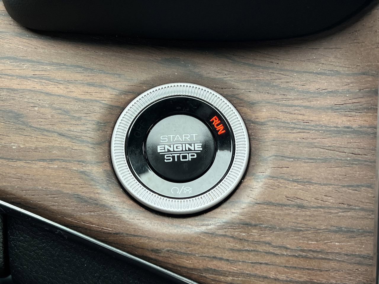 Used 2025 Jeep Grand Cherokee Summit image 12