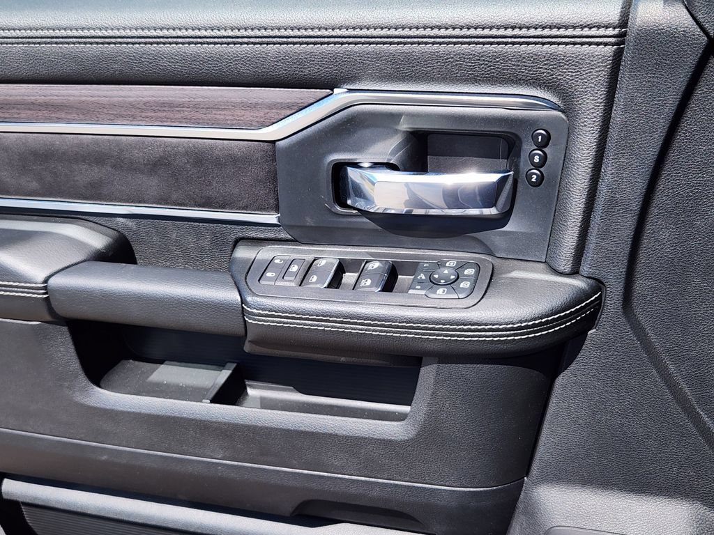 New 2026 RAM 2500 Laramie AWD/4WD image 6