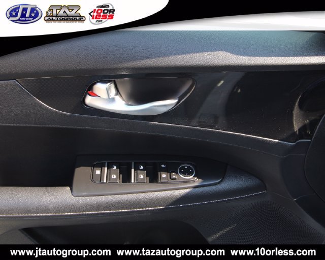 Used 2023 Kia Forte GT-Line w/ GT-Line Premium Package FWD image 12