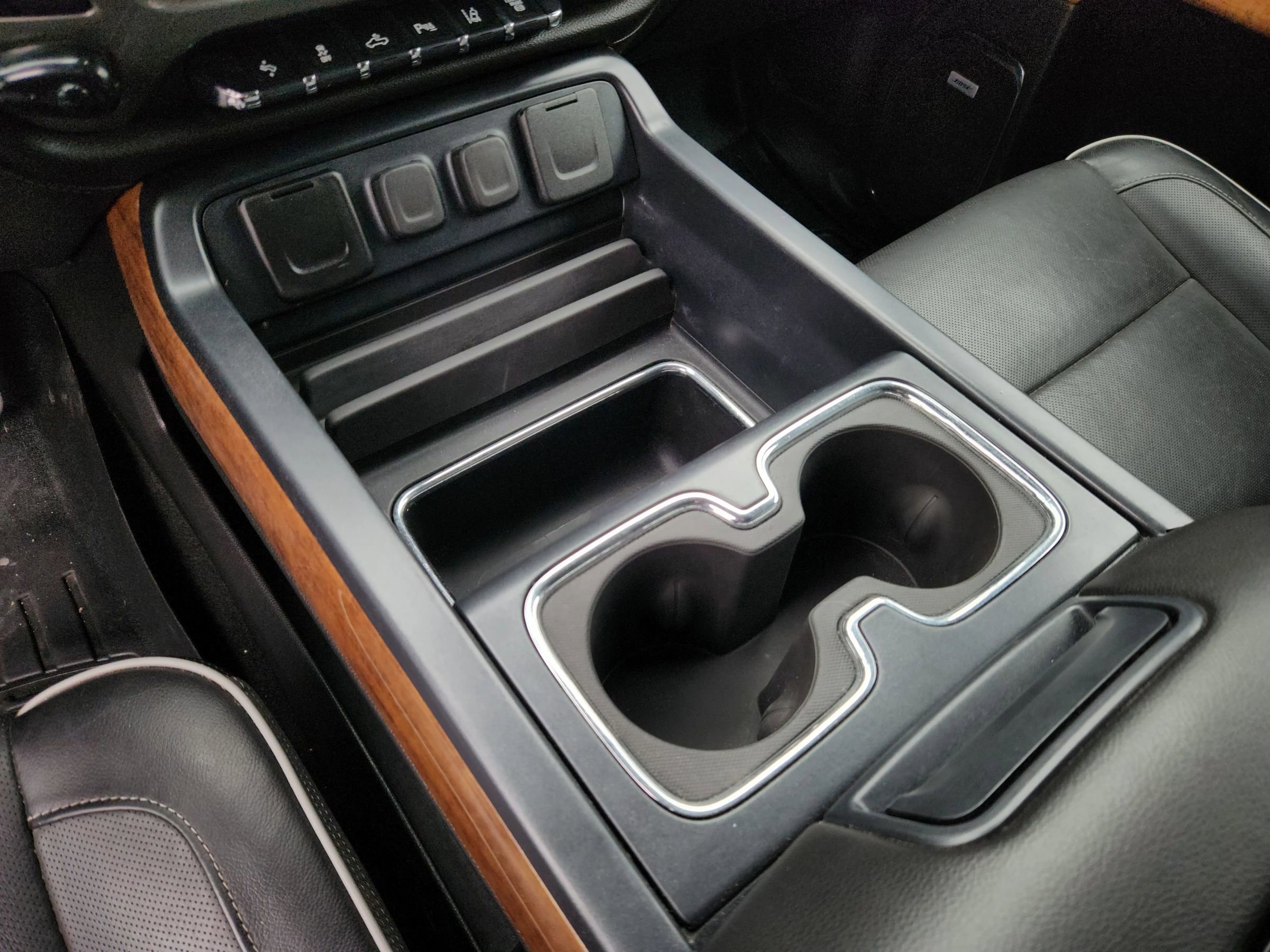 Used 2018 Chevrolet Silverado 3500 High Country AWD/4WD image 15