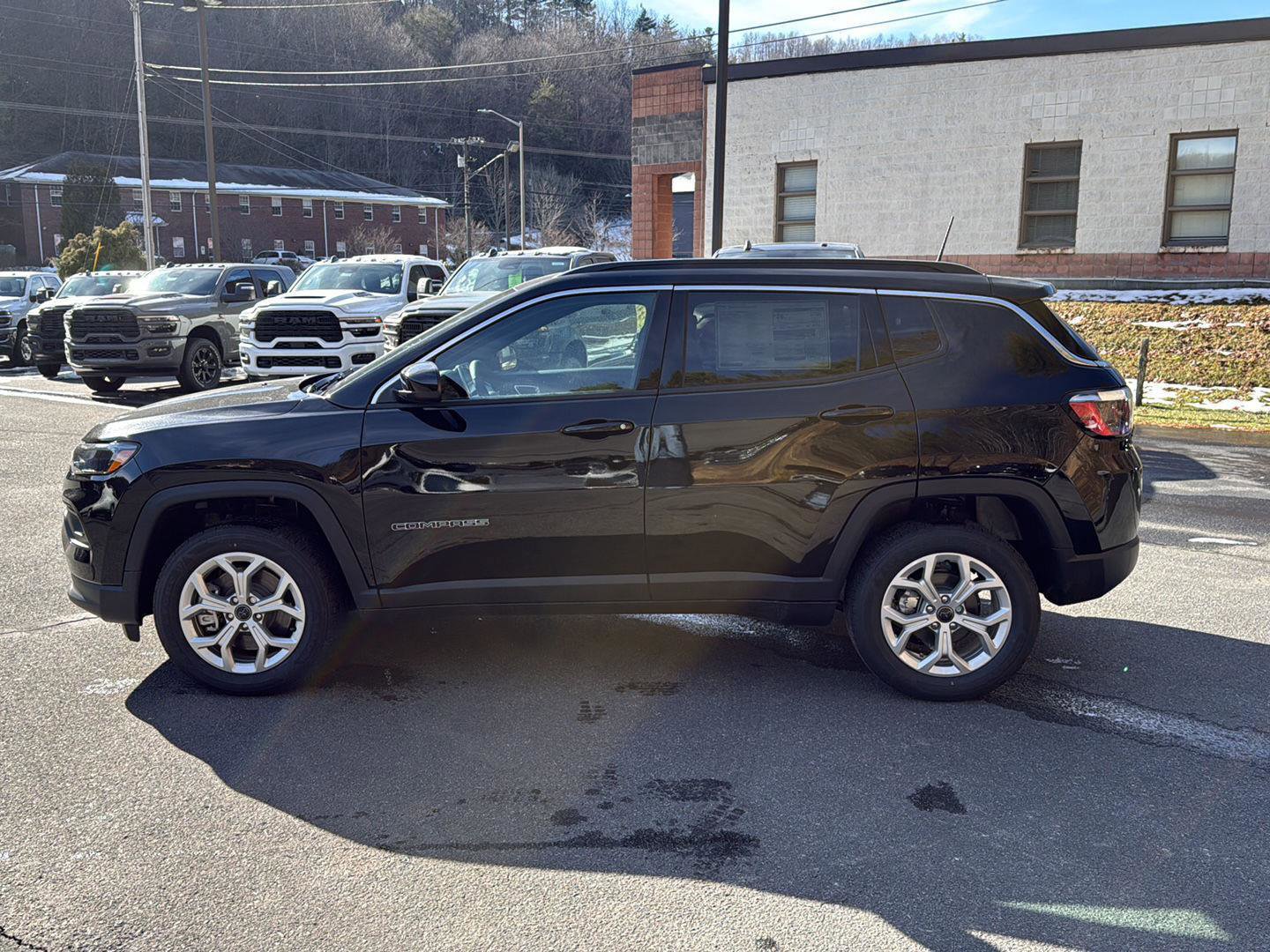 New 2026 Jeep Compass Latitude image 6