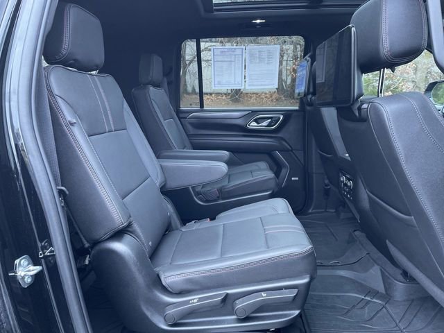 Used 2024 Chevrolet Suburban RST w/ Luxury Package image 28