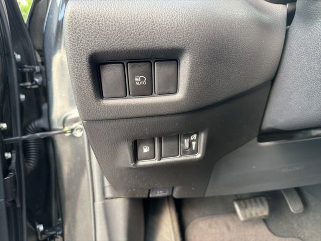Used 2020 Toyota C-HR LE FWD image 13