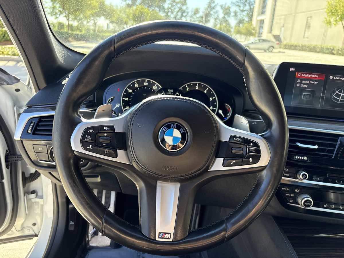 Used 2019 BMW 540i w/ M Sport Package image 24