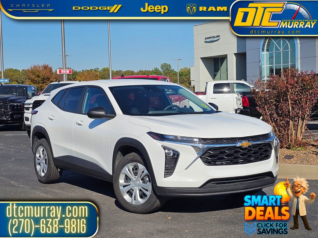 Used 2025 Chevrolet Trax LS image 1